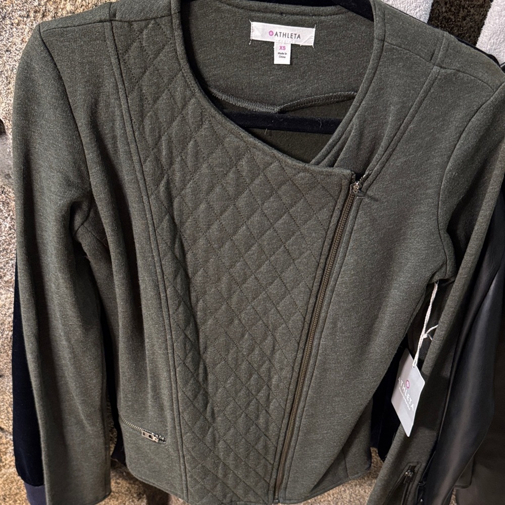 NWT Athleta Quilted Asymmetrical Zip Jacket - Olive xs